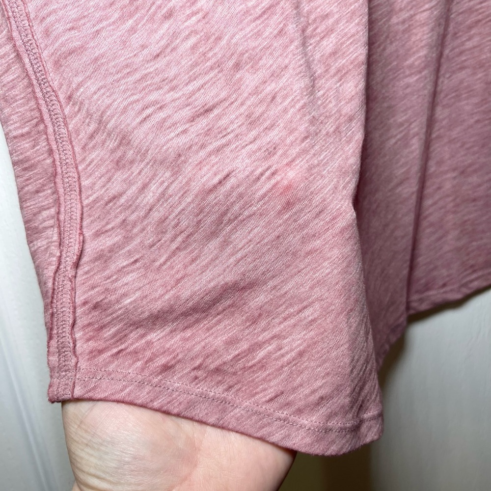 Free People Women’s Clementine V-Neck Short Sleeve Tee in Berry Size Medium - Picture 7 of 15